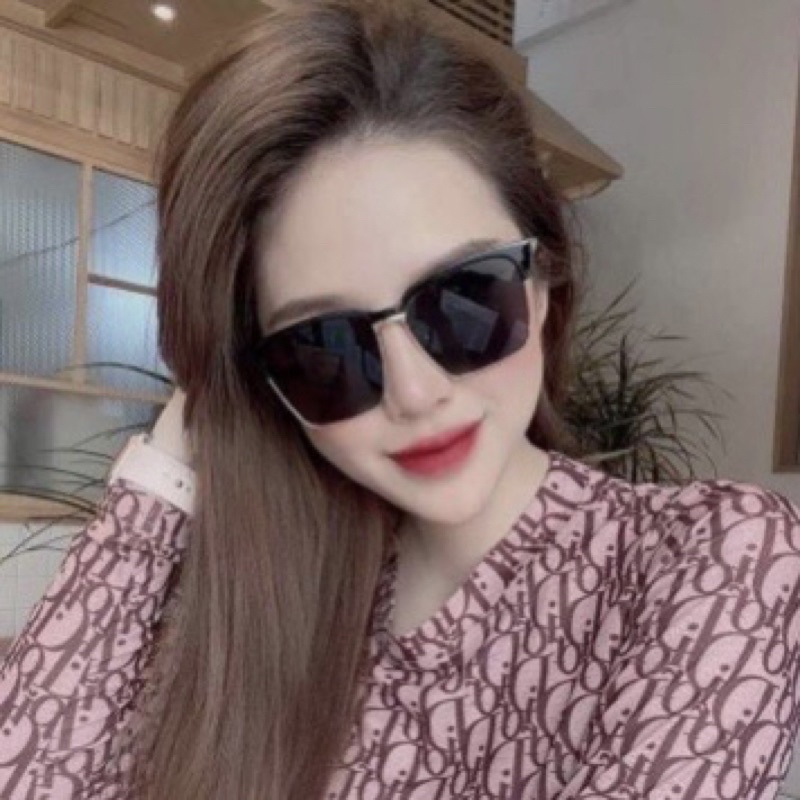 Kính râm thời trang Hàn Quốc chống UV400,thiết kế mắt vuông sành điệu phù hợp cả nam và nữ.Gọng kim loại sang trọng