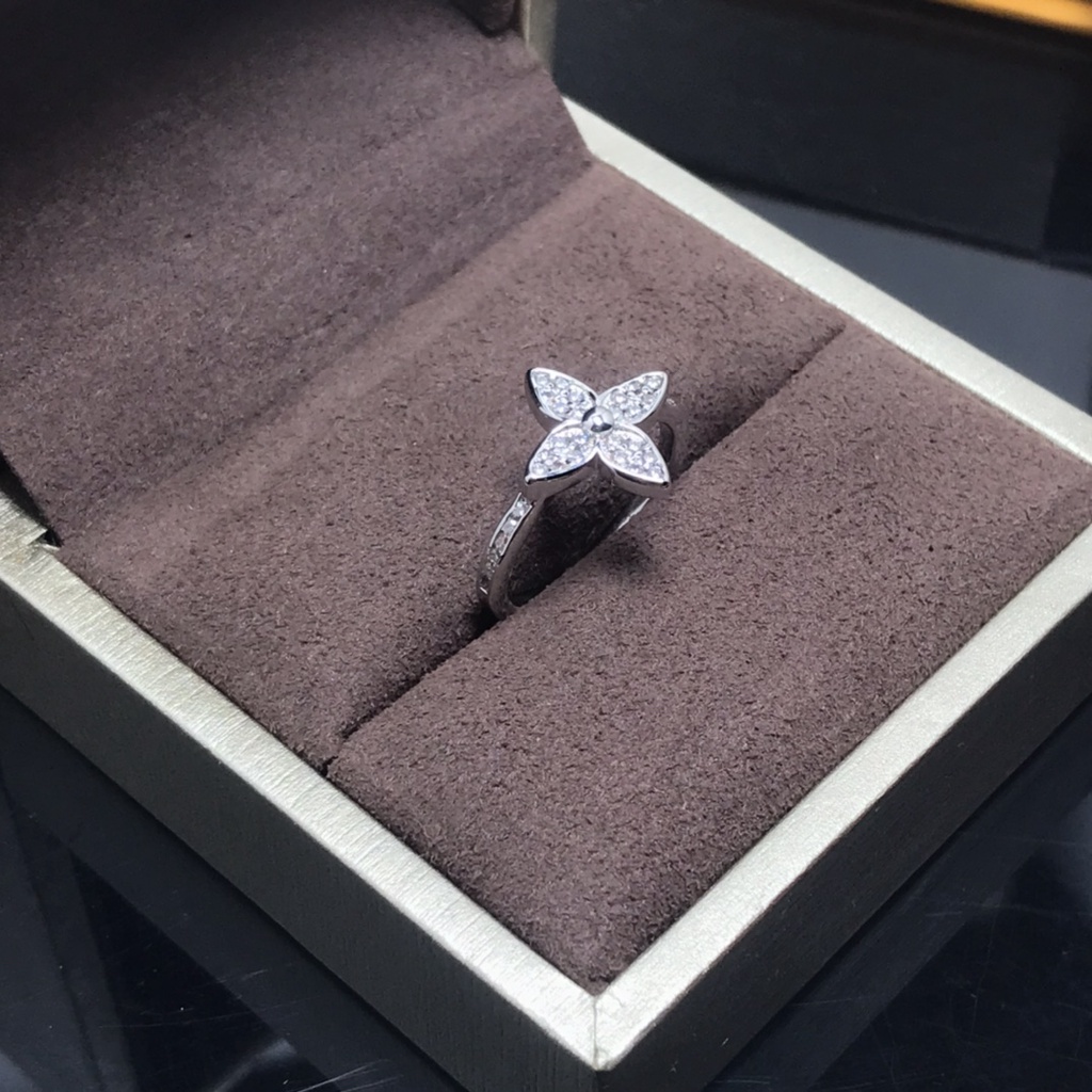 Nhẫn Hoa Đính Đá Thời Trang