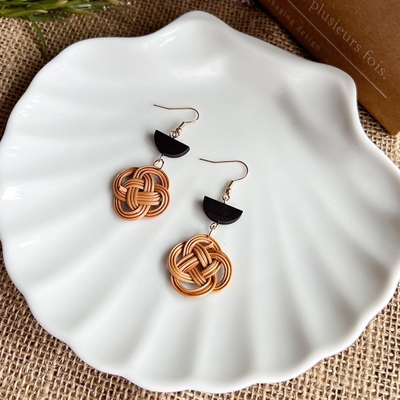 Bông tai CINCI HANOI mây tre đan hình bông hoa handmade MTD02