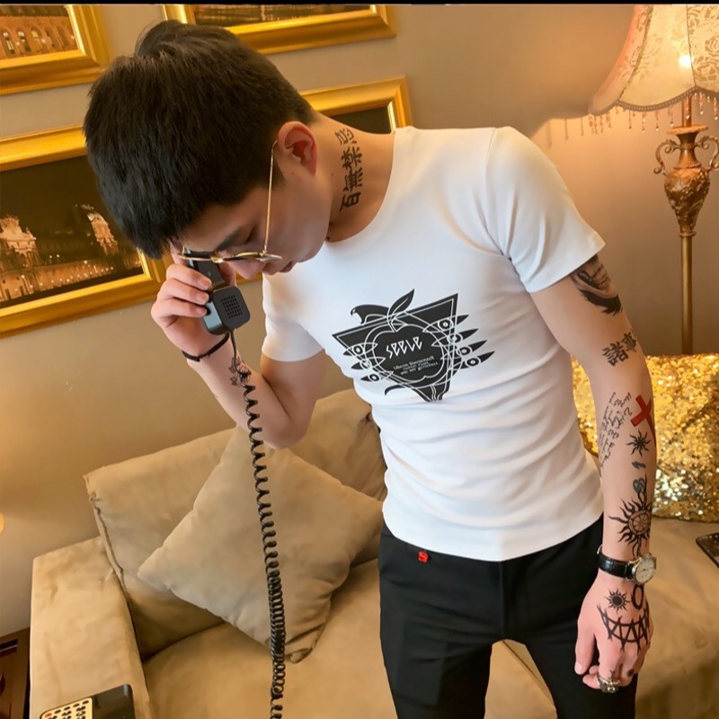 ÁO THUN NAM VẢI MỊN MẶC MÁT TAY NGẮN DÁNG BODY IN TAM GIÁC | BigBuy360 - bigbuy360.vn