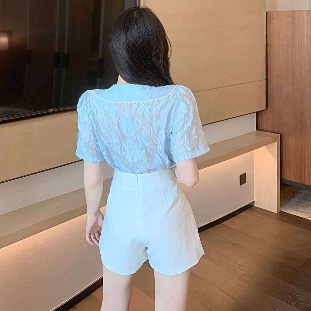 Set áo tay phồng ngắn cổ búp bê thêu ren + quần short eo cao ống rộng đính kim sa kiểu Pháp