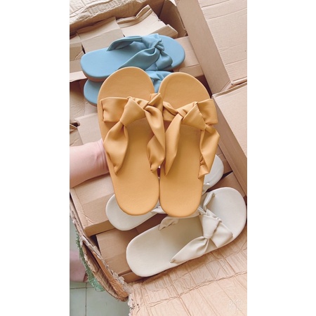 Hàng sẵn: Dép lê hở ngón quai chéo da Pu êm mềm thời trang ulzzang