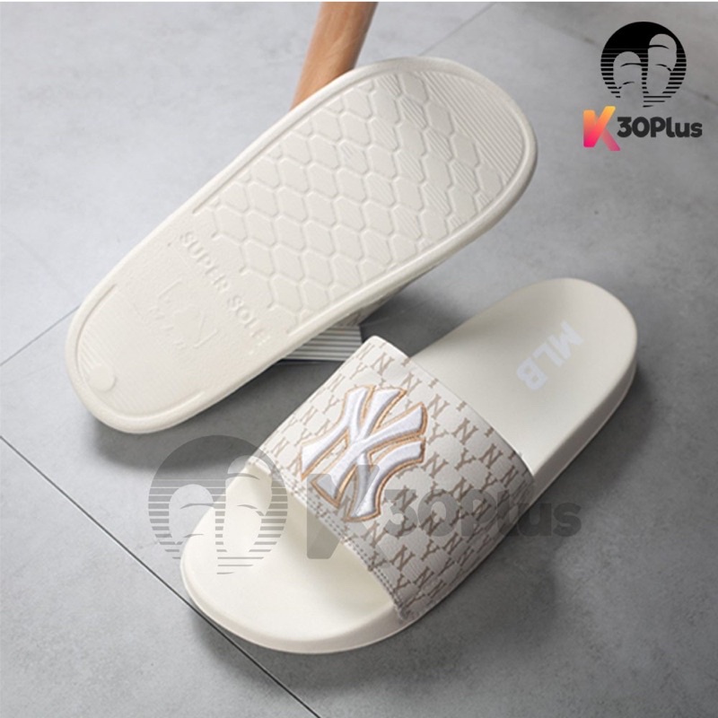 Dép MLB Quai Ngang Logo NY Thêu Đen