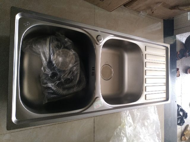 chậu rửa chén inox 2 hộc một cánh cộng kèm bộ xả kích thước chậu dài 1040 ngang 45 cao 23cm | BigBuy360 - bigbuy360.vn