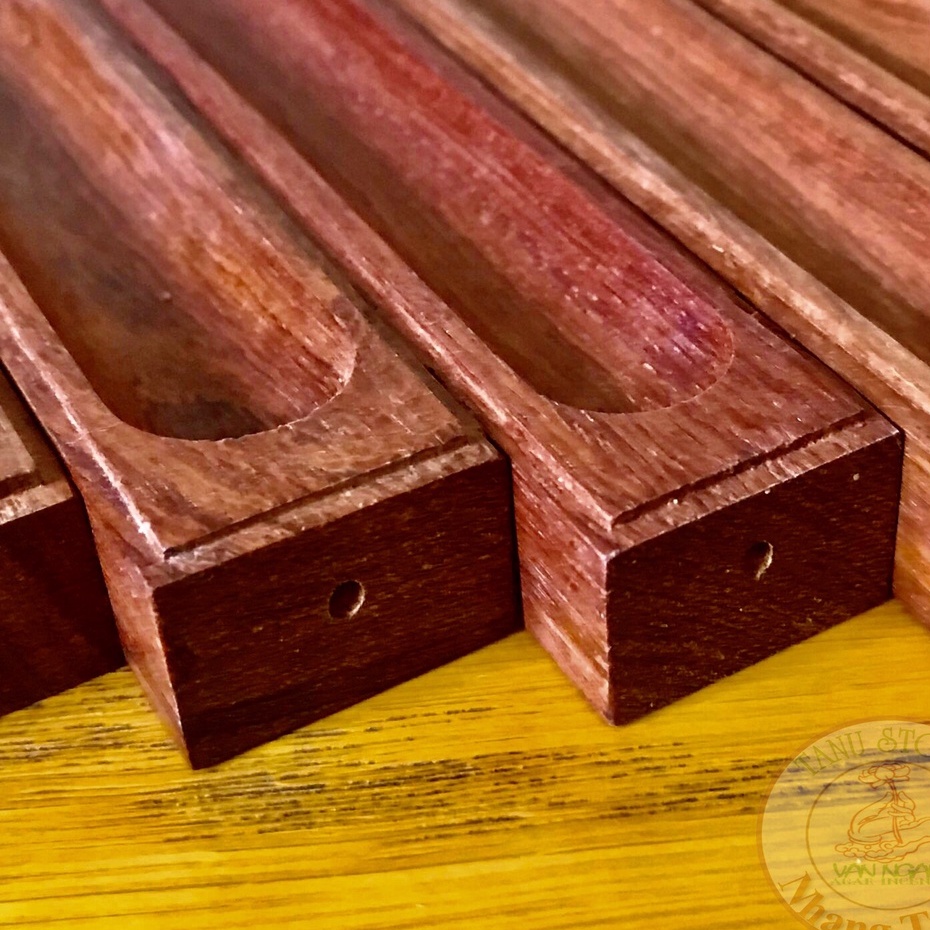 ĐẾ VUÔNG CẮM NHANG TRẦM BẰNG GỖ HƯƠNG MẪU 1 - BỀN ĐẸP, TIỆN LỢI VÀ DỄ SỬ DỤNG- TANUSTORE