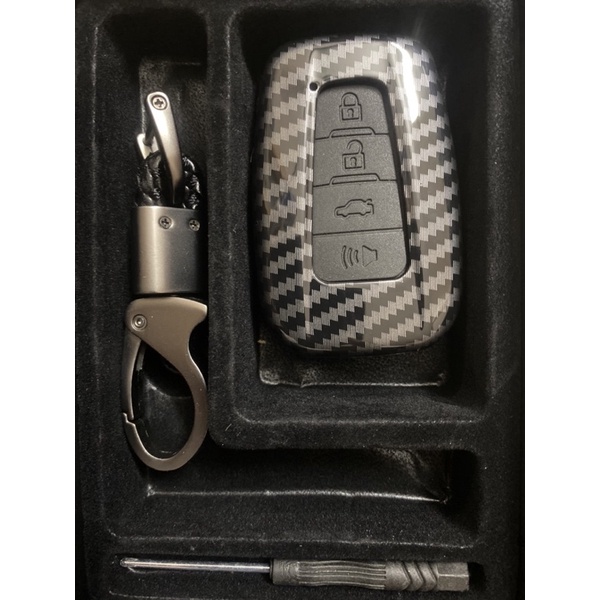 Ốp Corola Cross vỏ khoá Carbon kèm móc toyota phụ kiện xe