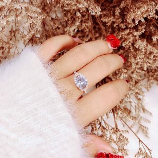 Nhẫn đá bạc ta