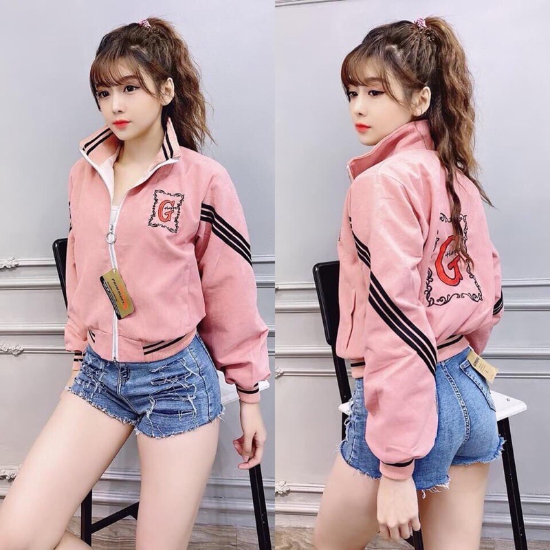 Áo khoác dù bomber nữ form rộng ôm eo, phối cánh tay in hoạ tiết ấn tượng mQuinn KD06