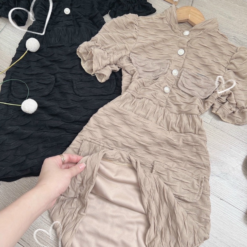 ĐẦM XỐP BODY TAY BÈO NÚT TRẮNG