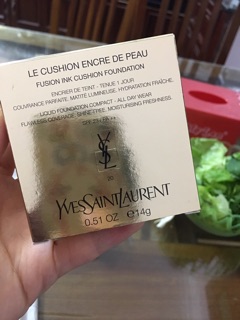 Phấn nước YSL