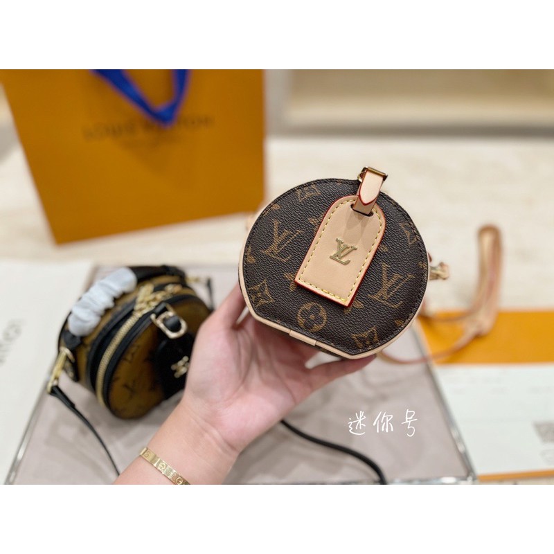 Túi đeo chéo nữ dáng tròn size mini siêu xinh thương hiệu Louis Vuitton LV da thật cao cấp