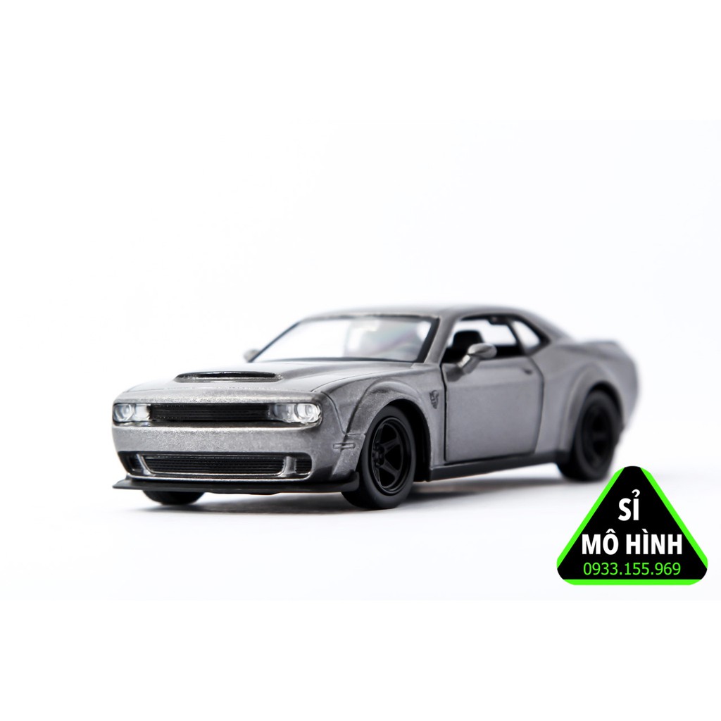Mô hình xe ô tô Dodge Challenger 1:36