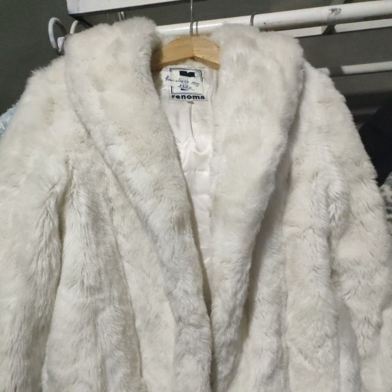 2 áo lông trắng, ghi