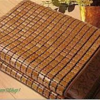 Chiếu trúc hạt đen có viền