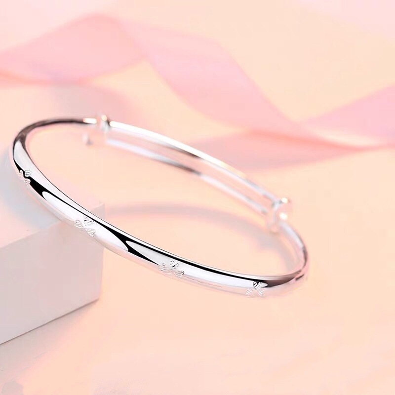 Vòng đeo tay đính cỏ bốn lá xinh xắn cho nữ
