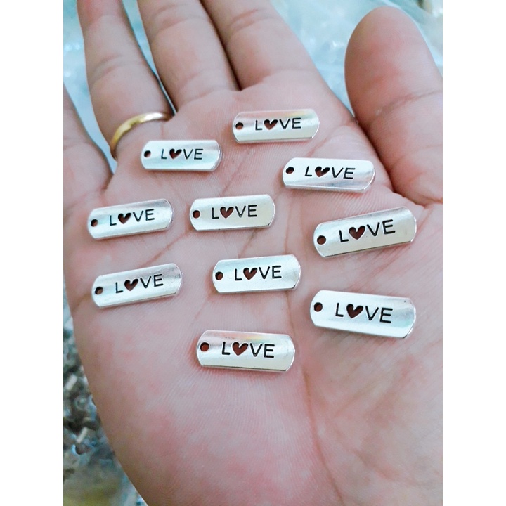Sỉ 1 set 50 gram charm giá 25k