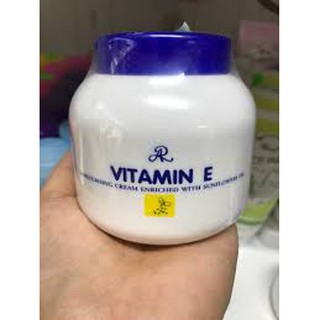 KEM VITAMIN E DƯỠNG ẨM THÁI LAN