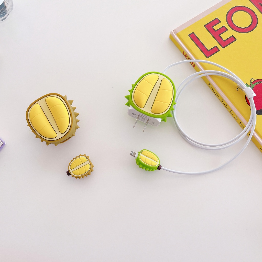 Bộ 2 Vỏ Bảo Vệ Hộp Sạc Tai Nghe Apple iphone Bằng Silicon Chống Sốc Hình Phi Hành Gia Hoạt Hình 3D 18W/20