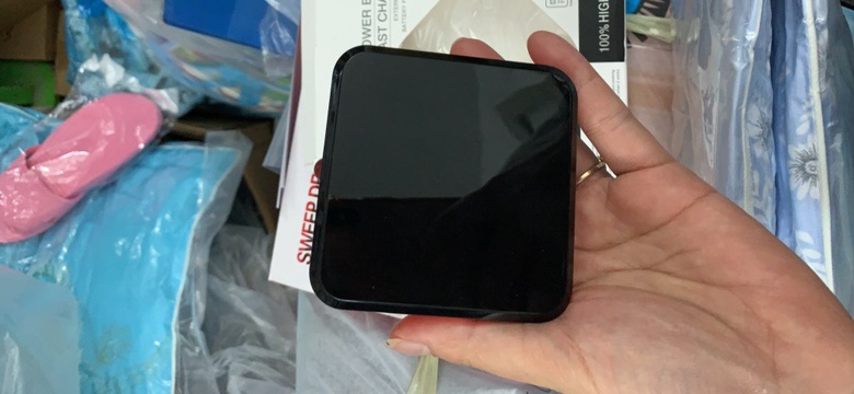 SẠC DỰ PHÒNG VUÔNG CÓ ĐÈN LED MẪU MỚI 2019 | BigBuy360 - bigbuy360.vn