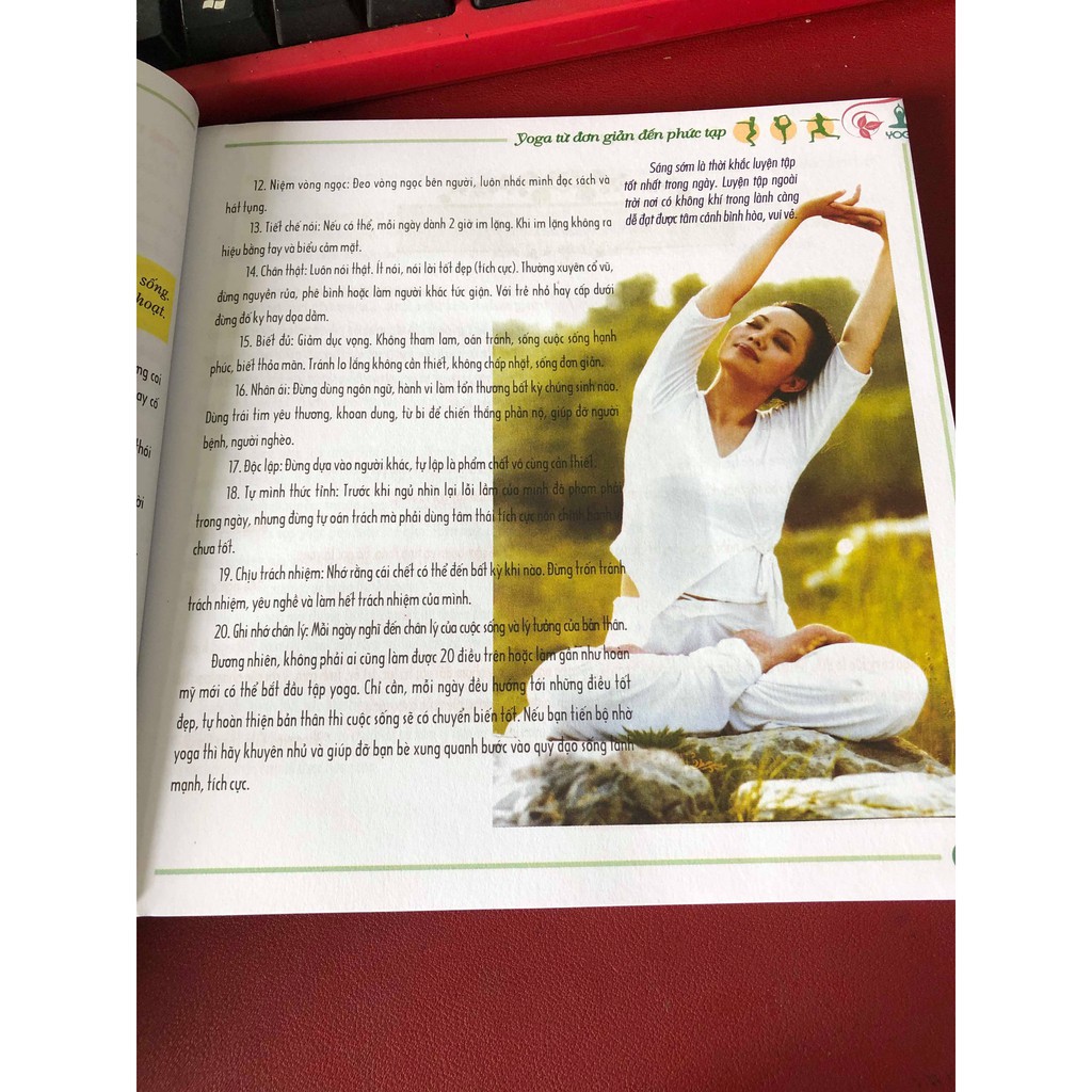 SÁCH - Yoga Cho Mọi Người - Yoga Từ Đơn Giản Đến Phức Tạp (TẶNG KÈM ĐĨA DVD) Gigabook