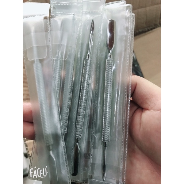 Cây đẩy da chết lấy khoé , cây cạo sơn gel inox