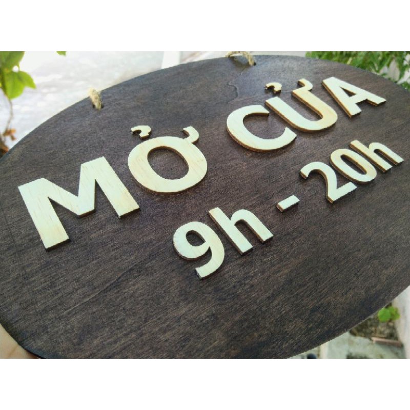 Bảng gỗ dán chữ gỗ 2 mặt nội dung "đóng cửa, mở cửa" mẫu bầu dục + kèm dây treo - LUMY