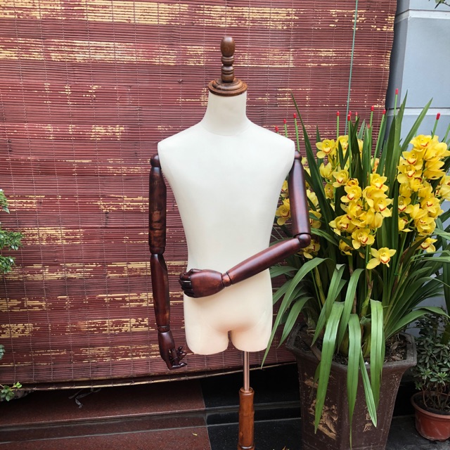 MANOCANH NỬA THÂN NAM- TAY GỖ THẬT