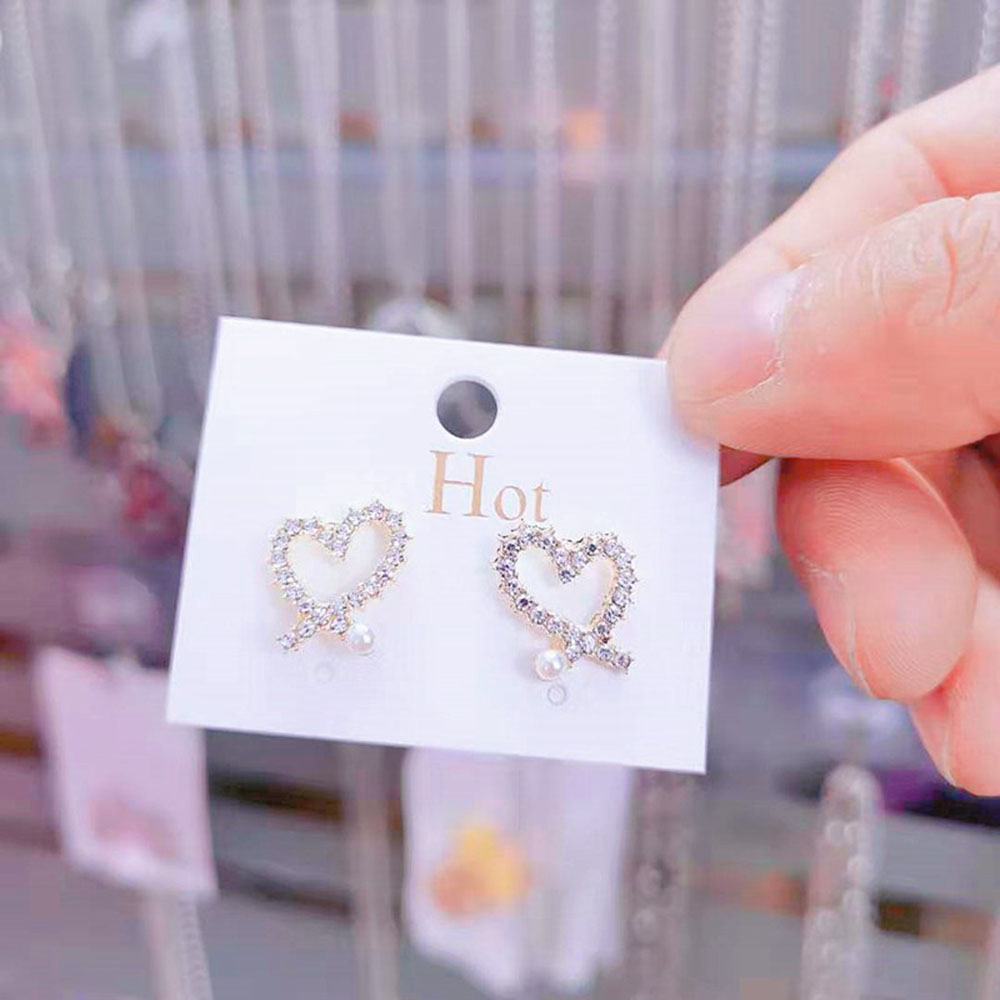 Đôi Khuyên Tai Hình Trái Tim Đính Kim Cương Giả Thời Trang Cho Nữ