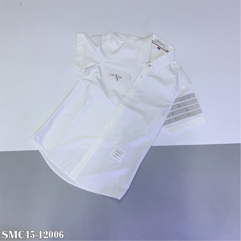 Sơ mi THOM lụa mịn hoạ tiết 3 vạch trắng ở tay SMC45