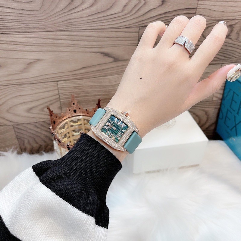 Đồng hồ nữ Davena mặt vuông siêu cá tính với canh đen