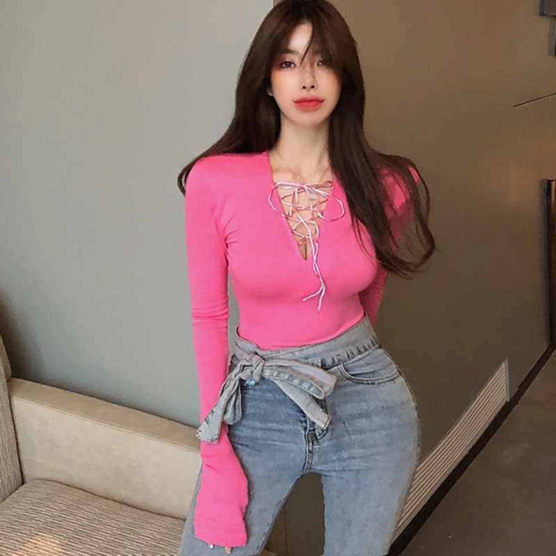 Áo Tay Dài Phối Ren Hoa Thiết Kế Cổ Chữ V Quyến Rũ