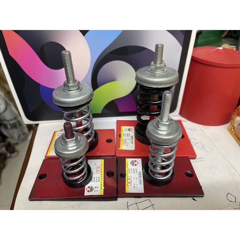 Lò xo giảm chấn quạt công nghiệp, điều hoà trung tâm, máy nén, bơm nước….