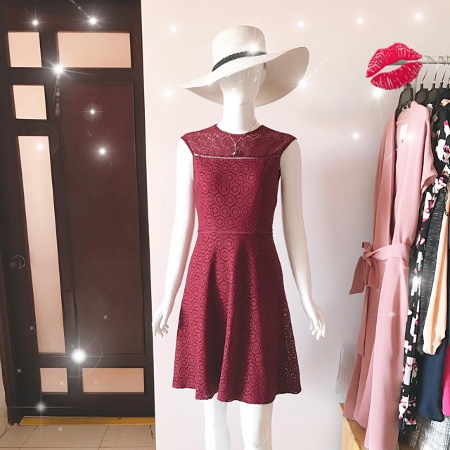 Shop mời mọi người xem mẫu mới ạ Của nhà Donna , form dài qua gối ạ Sơ mi của hãng làm 3 màu hoa màu nào cũng đẹp. Chị
