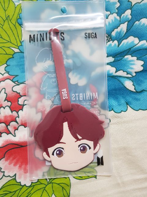 Thẻ tên gắn vali BTS luggage tag House of BTS pop up store chính hãng