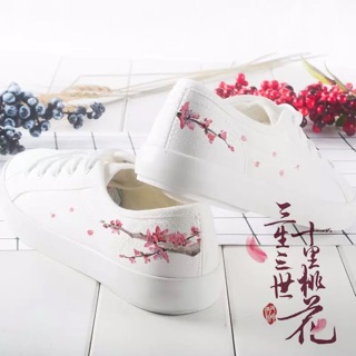 Giày nữ Trắng Hoa Đào (có video hàng thật)