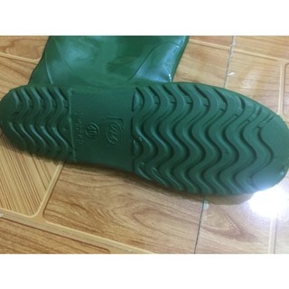 Ủng đi cấy cao su