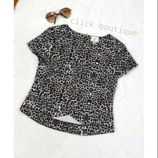 Áo croptop hoạ tiết da beo