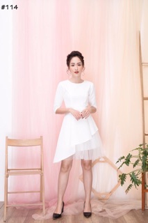 Váy trắng vạt lệch