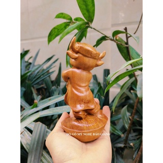 Tượng con trâu bằng gỗ
