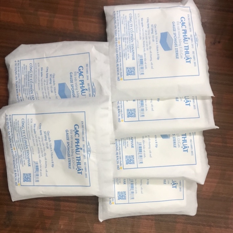 Gạc phẫu thuật đã tiệt trùng bằng E.O.Gas 8 lớp 10cmx10cm ( gói 10 miếng).
