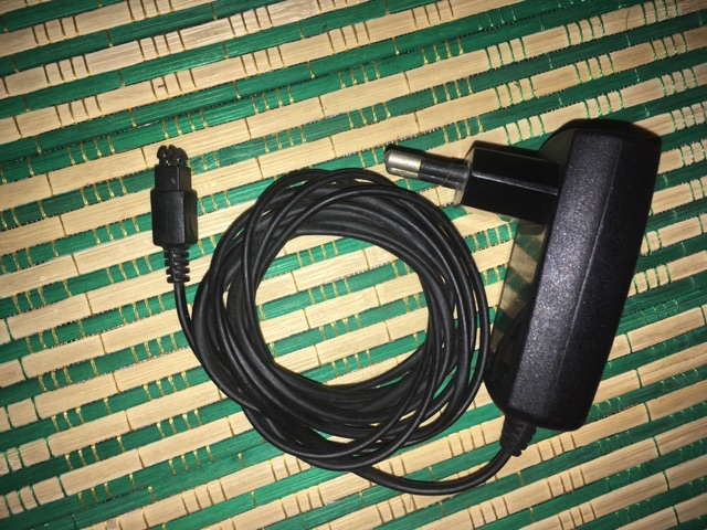 QUA SỬ DỤNG Sạc Pin Sony Ericsson CST-13 - sạc cho P910i 4,5v - 300ma , 6v - 700ma 4.9v  450 ma