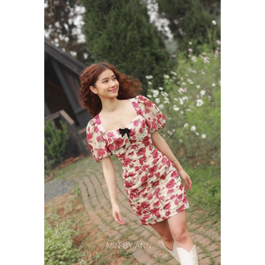 Đầm ôm nhún toàn thân hoạ tiết hoa hồng chất liệu chiffon Stella dress