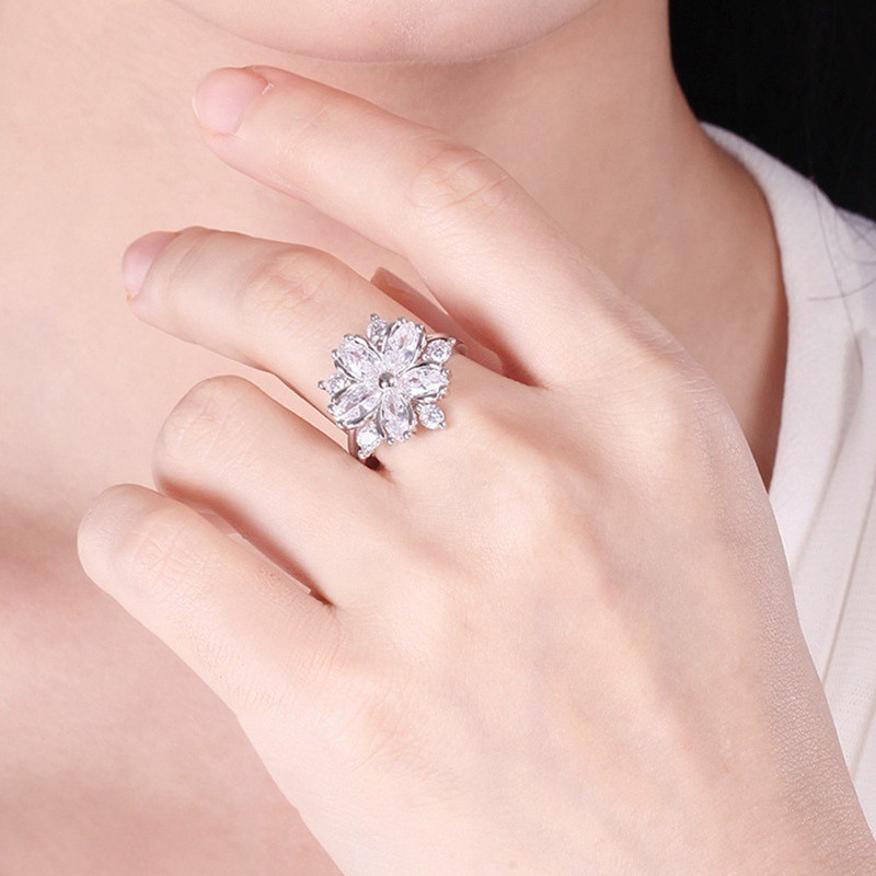 Nhẫn đính đá hình hoa anh đào độc đáo chất lượng cao