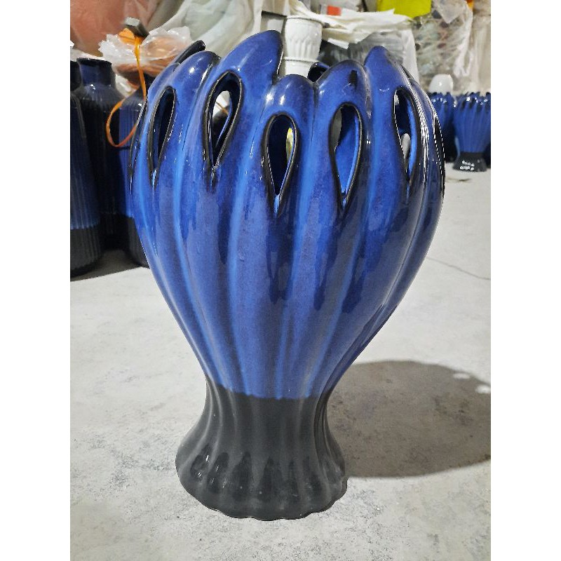 Lọ hoa bàn tay phật Bát Tràng men hỏa biến.