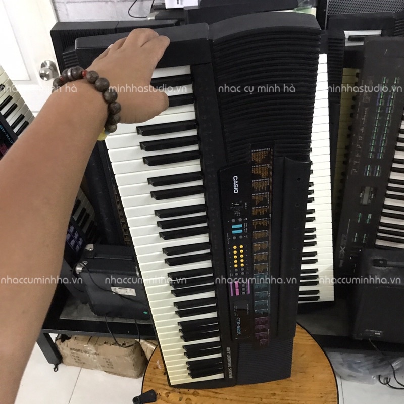 Đàn Organ Casio CTK-520L. Đàn chính hãng, ngoại hình đẹp, sử dụng hoàn hảo