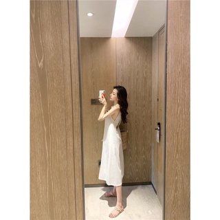 Váy yếm hở lưng
