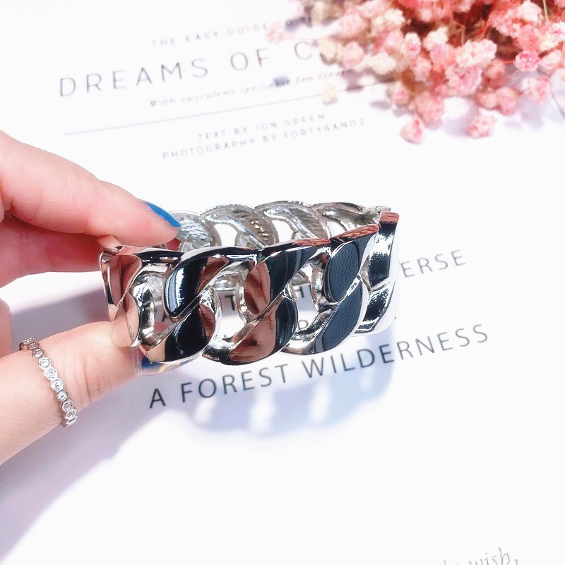 Vòng tay / lắc tay thời trang có hộp đựng