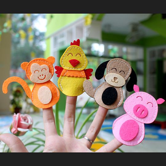 Bộ rối con giáp và sách vải khủng long
