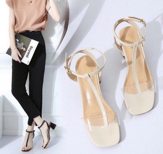 Sandal quai trong
