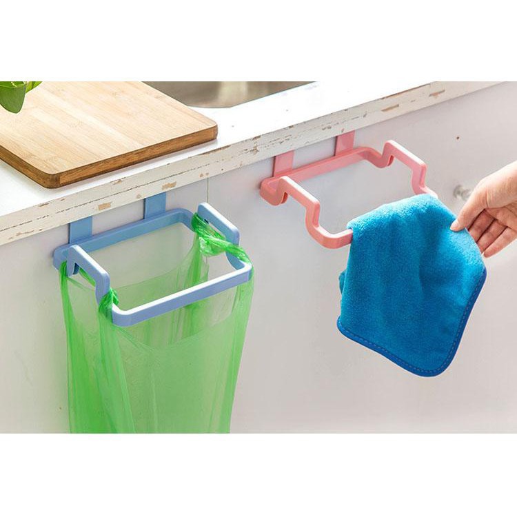 Giá treo khăn, túi nilon đựng rác đa năng gắn cửa tủ bếp 1302 SHIPNHANH88